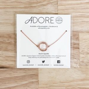 *BRAND NEW* Adore Rose gold circle bracelet.